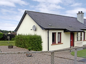 Self catering breaks at Osprey Cottage in Grantown-On-Spey, Inverness-shire