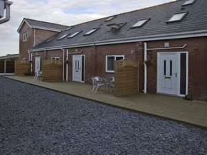 Self catering breaks at Quarter Cottage in Ledsham, Cheshire