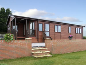 Self catering breaks at Handale Log Cabin in Danby, North Yorkshire