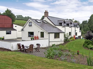 Self catering breaks at Celyn Cottage in Pentre Celyn, Flintshire