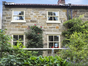 Self catering breaks at River Cottage in Staithes, North Yorkshire