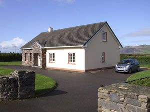 Self catering breaks at Fuchsia Lodge in Ballyferriter, County Kerry