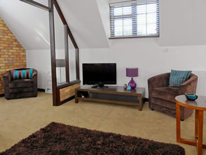 Self catering breaks at The Cottage in Grafham, Cambridgeshire