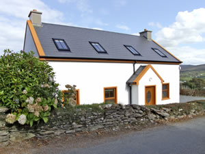 Self catering breaks at Mary Agnes Cottage in Allihies, County Cork