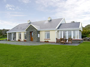 Self catering breaks at Lough Currane Cottage in Waterville, County Kerry