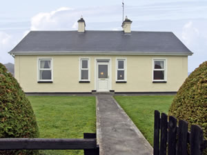 Self catering breaks at Cloghogue Cottage in Castlebaldwin, County Sligo