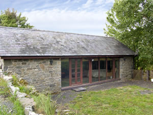 Self catering breaks at Byrdir Cottage in Rhayader, Powys