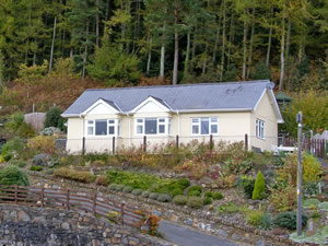 Self catering breaks at Tawelfryn Cottage in Llanelltyd, Carmarthenshire