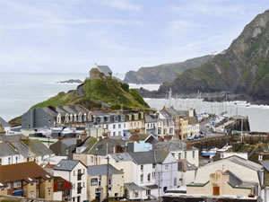Self catering breaks at Harbour Views Apartment in Ilfracombe, Devon
