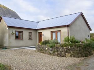 Self catering breaks at Cilau Bach in Newgale, Pembrokeshire