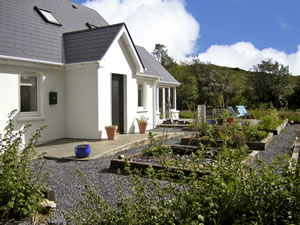 Self catering breaks at Blue Meadow Cottage in Ballylickey, County Cork