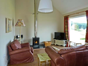 Self catering breaks at Sunset Cottage in Salen, Isle of Mull