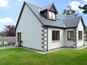Self catering breaks at Bruach Gorm Cottage in Grantown-On-Spey, Inverness-shire