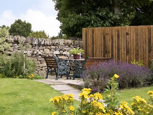 Self catering breaks at Scott Cottage in Bellerby, North Yorkshire