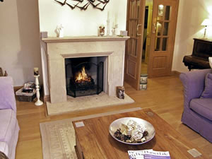 Self catering breaks at Ashley House in Piddletrenthide, Dorset