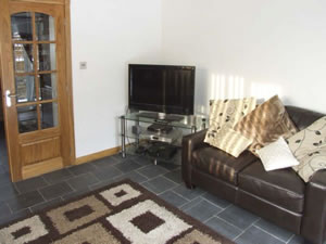 Self catering breaks at Woodhead Cottage in Tintwistle, Derbyshire
