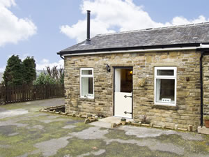 Self catering breaks at The Cow Shed in Glossop, Derbyshire