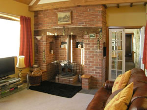 Self catering breaks at Stud Farm Cottage in Culmington, Shropshire