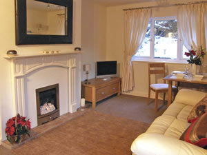 Self catering breaks at Follys End Cottage in Settle, North Yorkshire