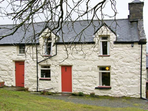 Self catering breaks at Gefnir Isaf in Arthog, Gwynedd