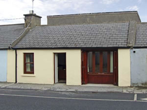Self catering breaks at Butterfly Cottage in Miltown Malbay, County Clare