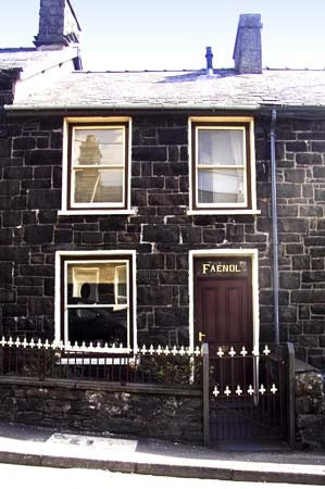 Self catering breaks at Faenol in Llan Ffestiniog, Gwynedd