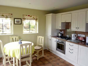Self catering breaks at Seaside Cottage in Narin, County Donegal