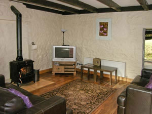 Self catering breaks at Cranny Cottage in Mountcharles, County Donegal