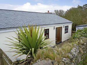 Self catering breaks at 2 Hyfield in Antony, Cornwall