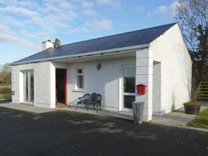 Self catering breaks at No 5 Carrick Cottages in Donegal Town, County Donegal