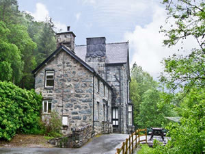 Self catering breaks at Bryn Cemlyn in Ganllwyd, Gwynedd