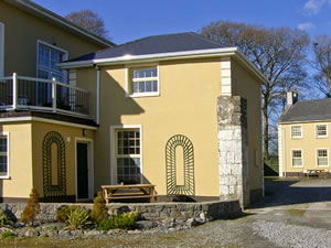 Self catering breaks at The Ghilies Cottage in Corofin, County Clare