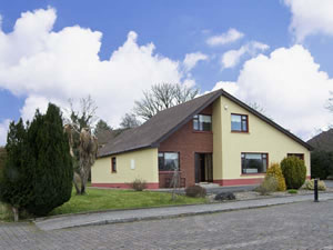 Self catering breaks at 5 Castle View in Manorhamilton, County Leitrim