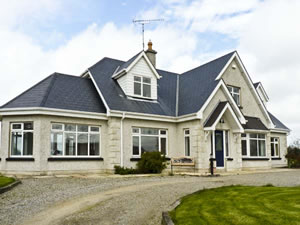 Self catering breaks at Seven Gables Cottage in Gorey, County Wexford