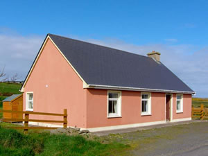 Self catering breaks at Newtown Cottage in Carrigaholt, County Clare