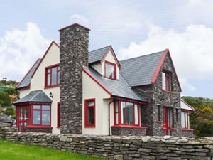 Self catering breaks at 8 Benjamin Close in Waterville, County Kerry