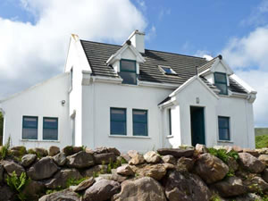 Self catering breaks at Mount Brandon Cottage in Cloghane, County Kerry