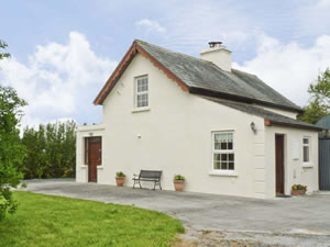 Self catering breaks at Cappacurry Cottage in Ballinrobe, County Mayo