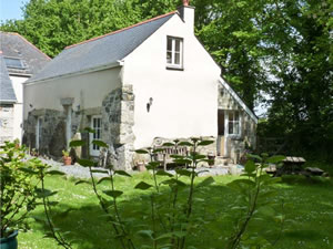 Self catering breaks at Longhouse in St Keverne, Cornwall