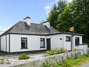 Self catering breaks at Maloneys Place in Foxford, County Mayo