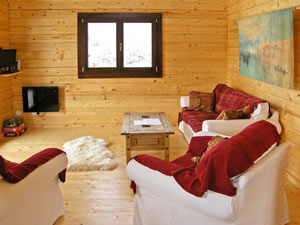 Self catering breaks at Chalet Blaich in Corpach, Isle of Skye