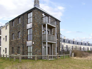 Self catering breaks at Boatyard By The Sea in Burry Port, Carmarthenshire