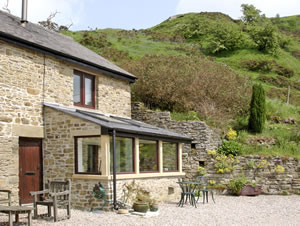 Self catering breaks at Burrs Cottage in Great Hucklow, Derbyshire