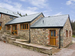 Self catering breaks at The Byre in Llanddewi Skirrid, Monmouthshire