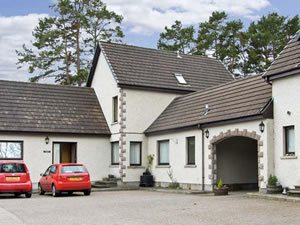 Self catering breaks at The Coach House in Newtonmore, Inverness-shire