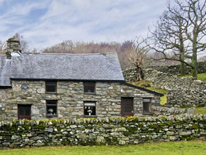 Self catering breaks at Y Bwthyn in Llanbedr, Gwynedd