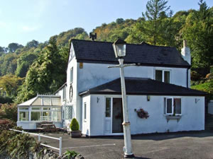Self catering breaks at Walnut Tree Cottage in Symonds Yat, Herefordshire