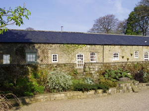 Self catering breaks at Cuckoostone Cottage in Matlock, Derbyshire