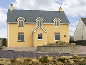 Self catering breaks at Llain Gwynfor in St Davids, Pembrokeshire