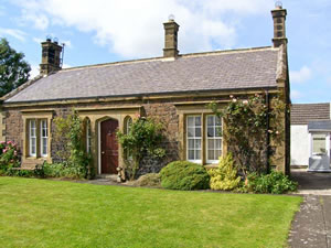 Self catering breaks at Embleton Cottage in Embleton, Northumberland